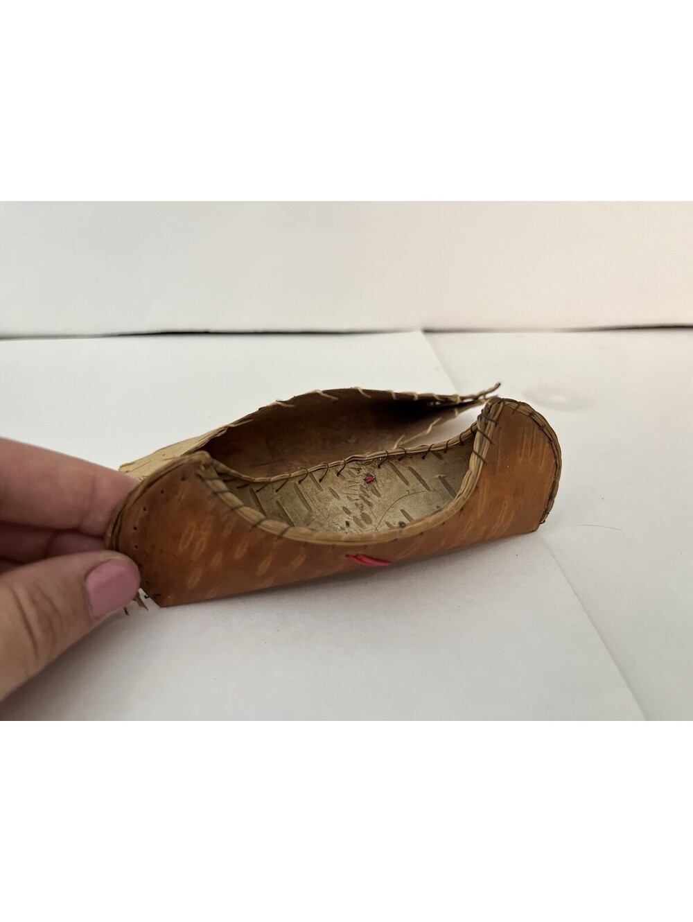 2pc Vintage 5" Handmade Native American Birch Bark Canoe Souvenir Boat Toy